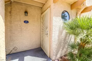 Photo #3: 2260916 Listing