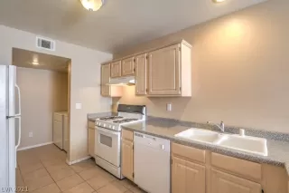 Photo #2: 2260951 Listing