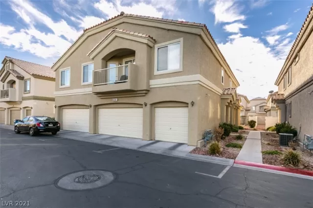 MLS: 2260966 Condo For Sale