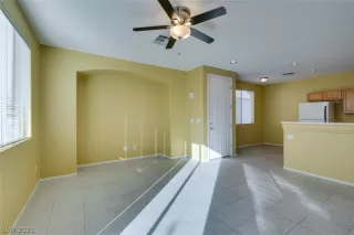 Photo #4: 2260966 Listing