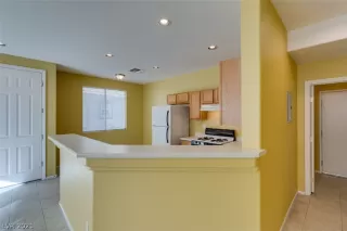 Photo #6: 2260966 Listing