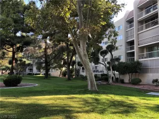 Photo #1: 2260984 Listing