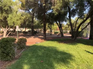 Photo #3: 2260984 Listing