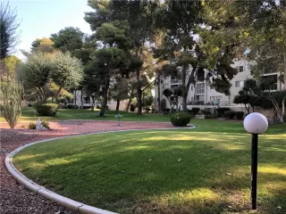 Photo #6: 2260984 Listing