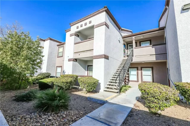 MLS: 2261010 Condo For Sale