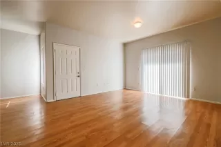 Photo #6: 2261010 Listing