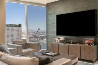 Photo #2: 2261014 Listing