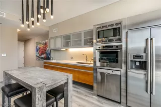 Photo #5: 2261014 Listing