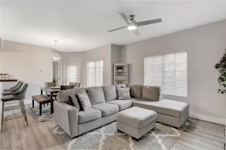 Photo #2: 2261062 Listing