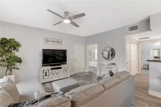 Photo #5: 2261062 Listing