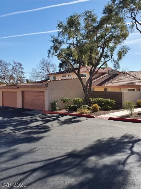 MLS: 2261086 Condo For Sale