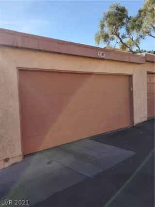 Photo #4: 2261086 Listing