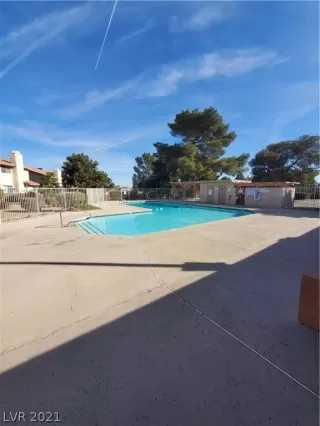 Photo #6: 2261086 Listing