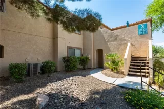 Photo #3: 2261096 Listing