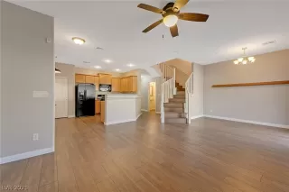 Photo #3: 2261108 Listing