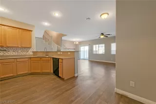 Photo #5: 2261108 Listing