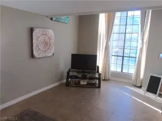 Photo #1: 2261113 Listing 