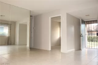 Photo #2: 2261128 Listing 