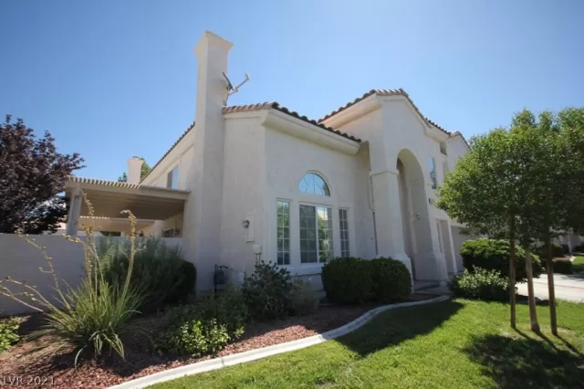 MLS: 2261135 Condo For Sale