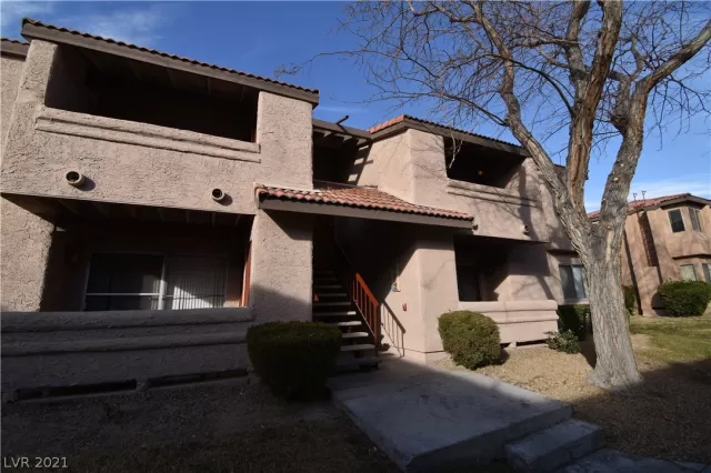MLS: 2261136 Condo For Sale