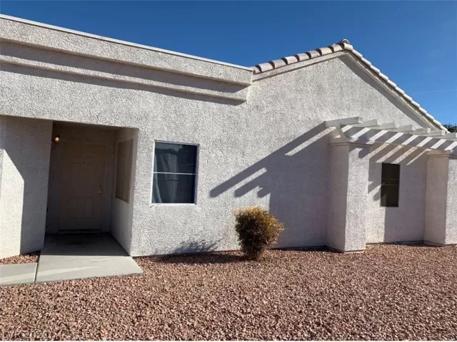 MLS: 2261144 Condo For Sale