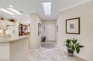 Photo #5: 2261167 Listing