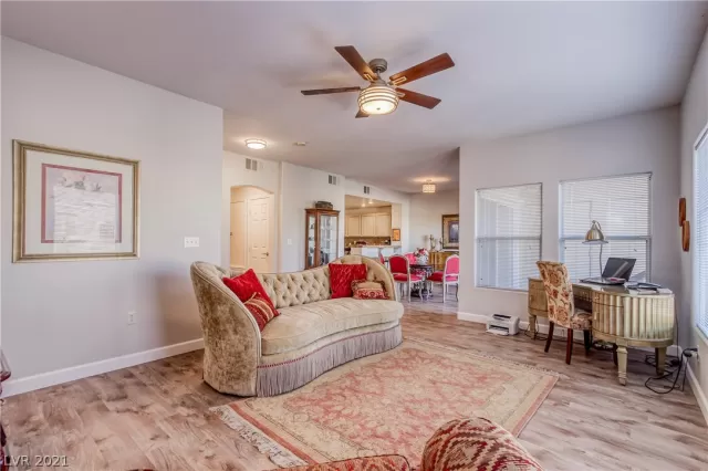 MLS: 2261202 Condo For Sale