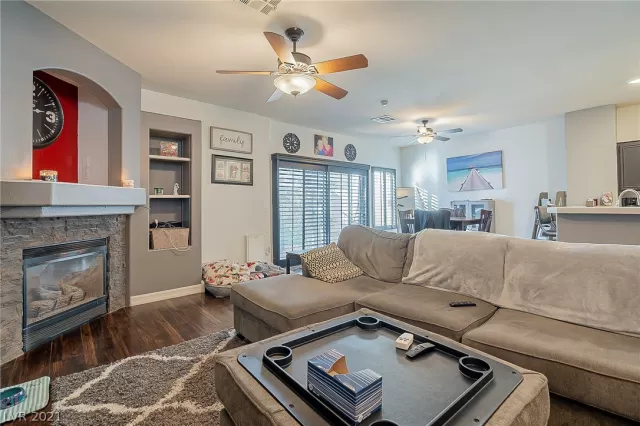 MLS: 2261213 Condo For Sale