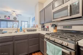 Photo #3: 2261213 Listing