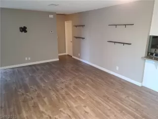 Photo #2: 2261233 Listing 