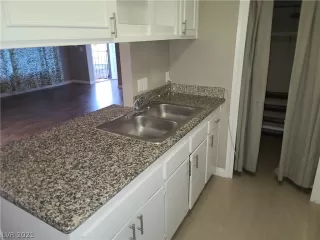 Photo #5: 2261233 Listing 