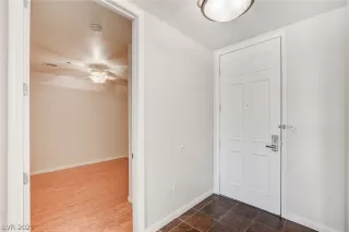 Photo #3: 2261249 Listing