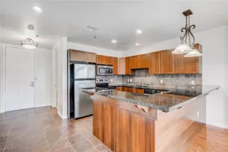 Photo #5: 2261249 Listing