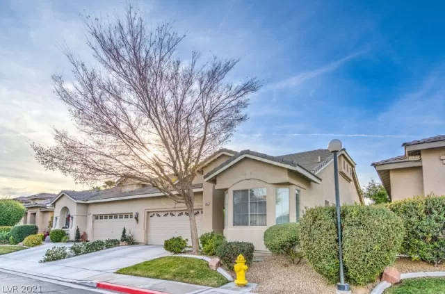 MLS: 2261314 Condo For Sale