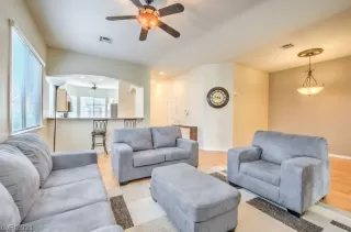 Photo #5: 2261314 Listing