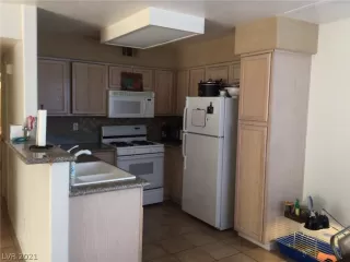 Photo #4: 2261319 Listing