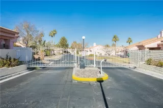 Photo #1: 2261327 Listing