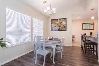 Photo #6: 2261327 Listing