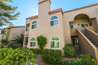 Photo #1: 2261334 Listing