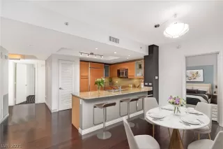 Photo #1: 2261367 Listing