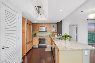 Photo #2: 2261367 Listing