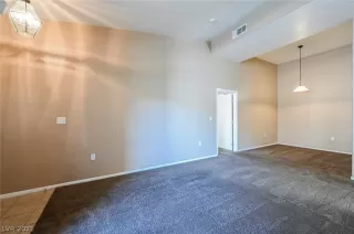 Photo #3: 2261368 Listing