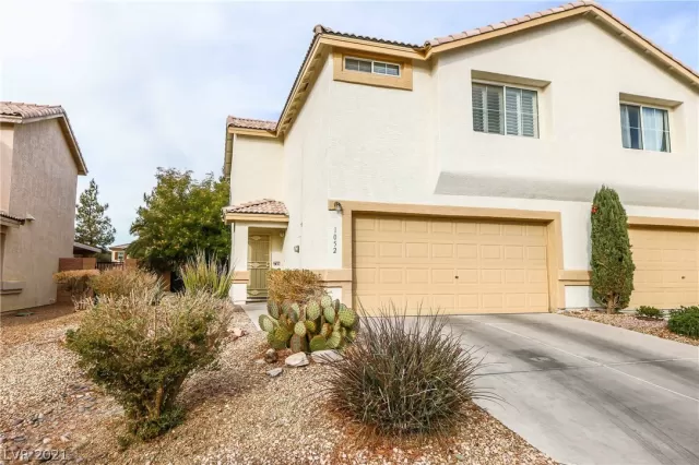 MLS: 2261377 Condo For Sale