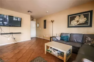 Photo #6: 2261377 Listing 