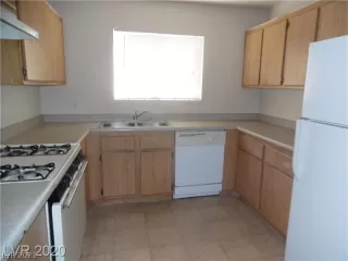 Photo #2: 2261400 Listing