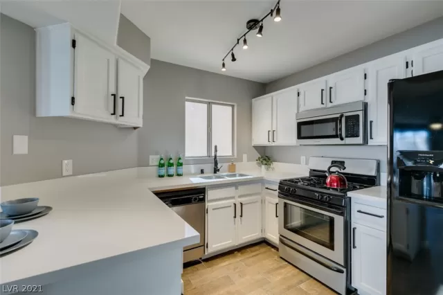 MLS: 2261427 Condo For Sale