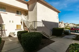 Photo #5: 2261427 Listing