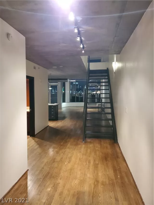 MLS: 2261428 Condo For Sale