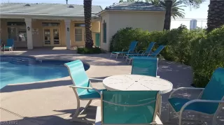 Photo #5: 2261440 Listing