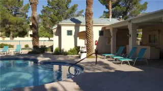 Photo #6: 2261440 Listing